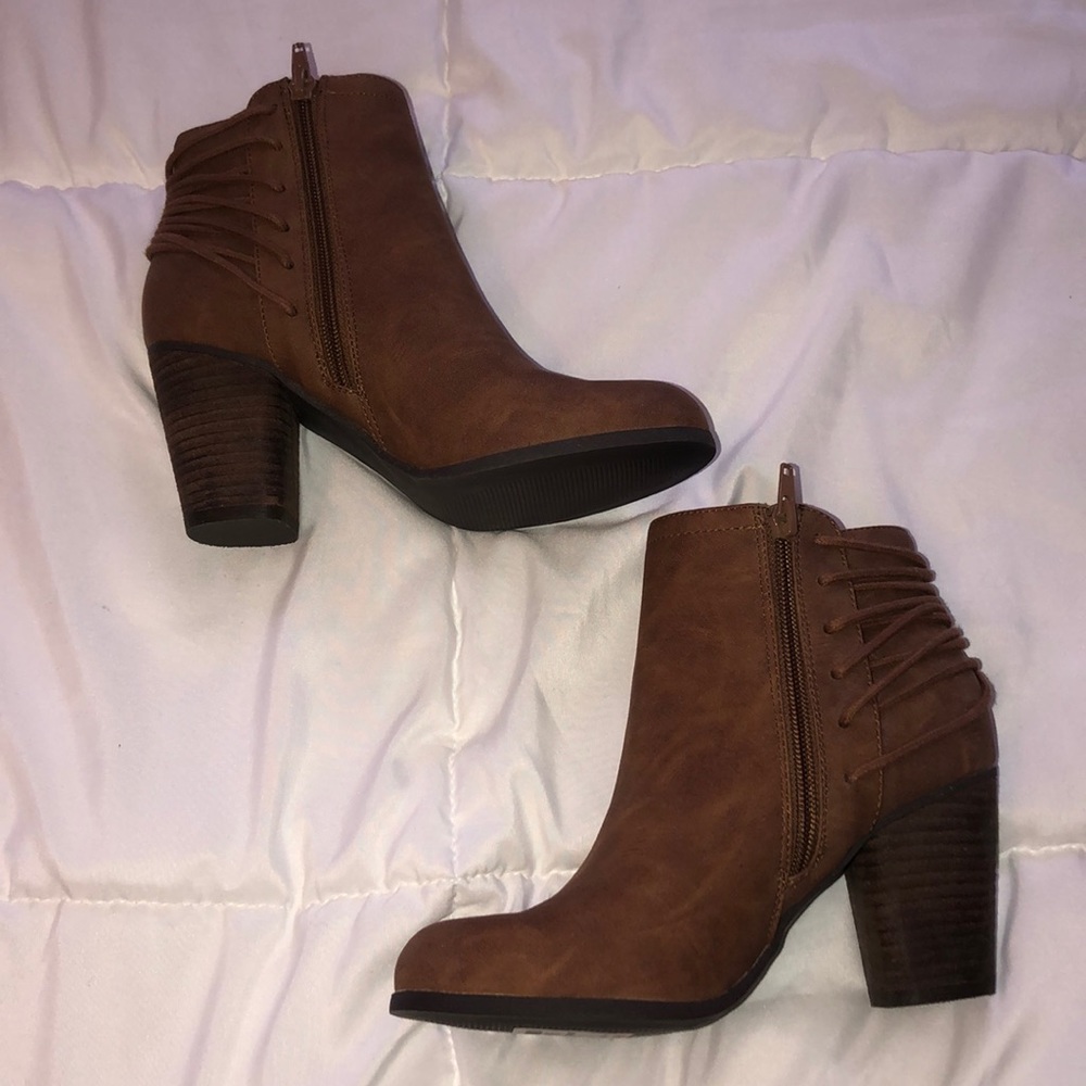Never worn brown boots